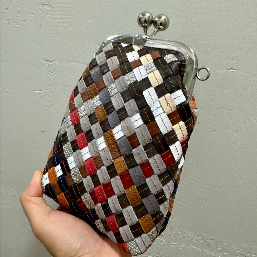 Colorful Woven Leather Handmade Kisslock Clutch/Phone Pouch/ Crossbody - Picture 4 of 16